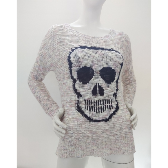 Gianni Bini Sweaters - SOLD ♥️ Gianni Bini Skull Sweater L